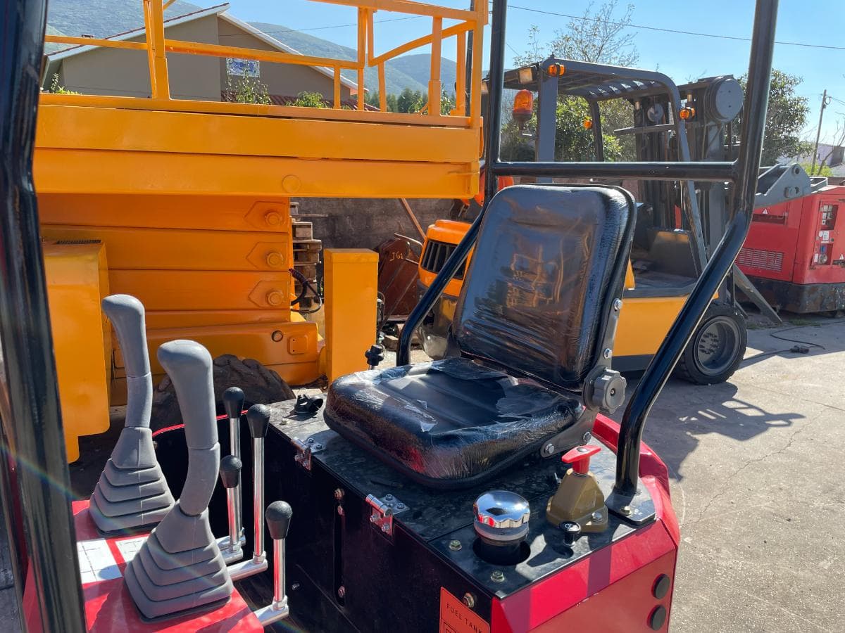 Mini Giratória Lucla TX 10 — imagen 6