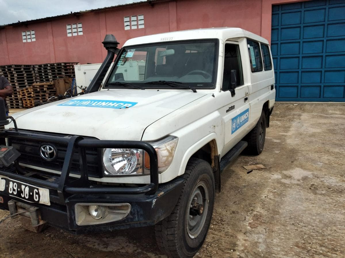Toyota Land Cruiser · — image 2