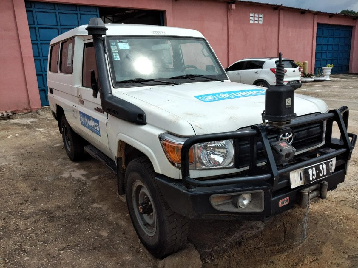 Toyota Land Cruiser ·