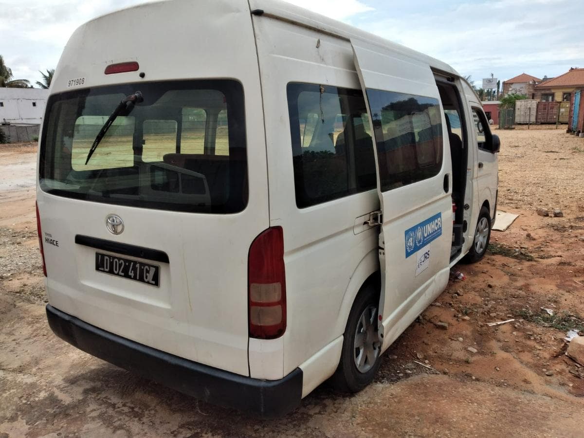 Toyota HIACE — image 4