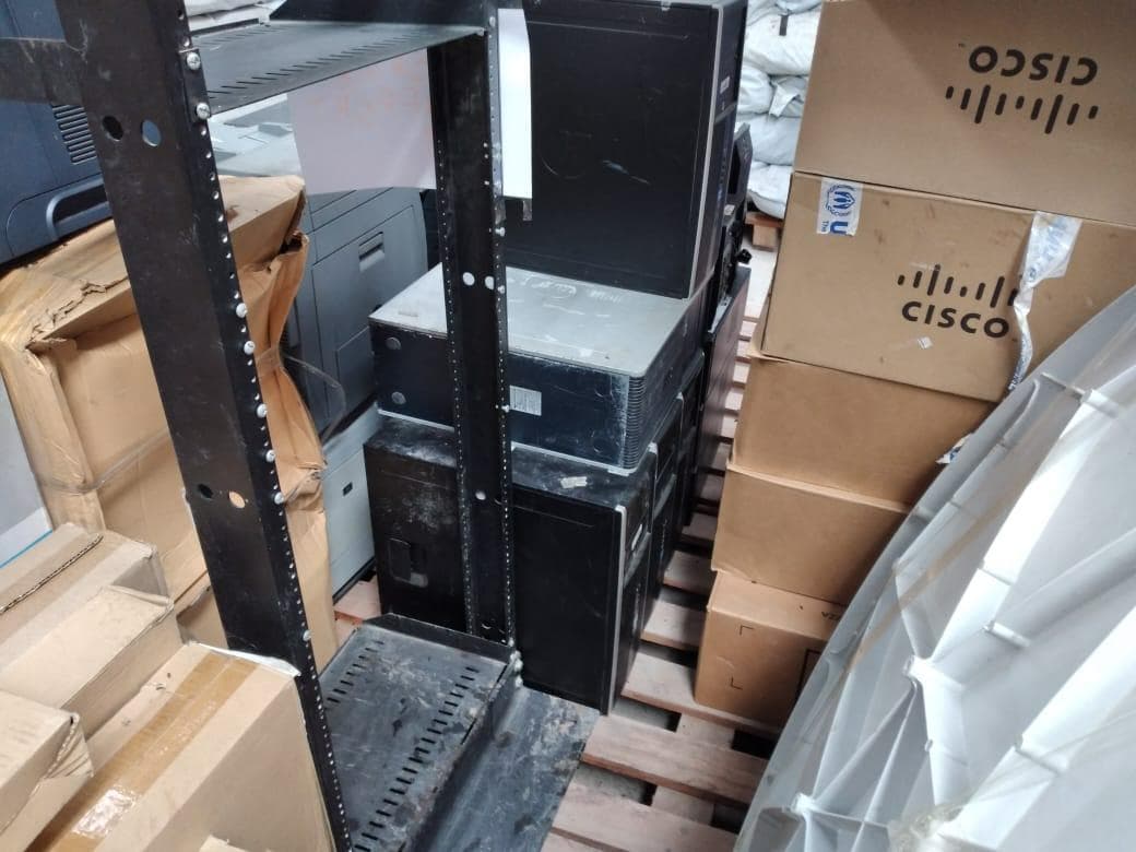 Equipamentos eletrónicos e informáticos — imagen 6
