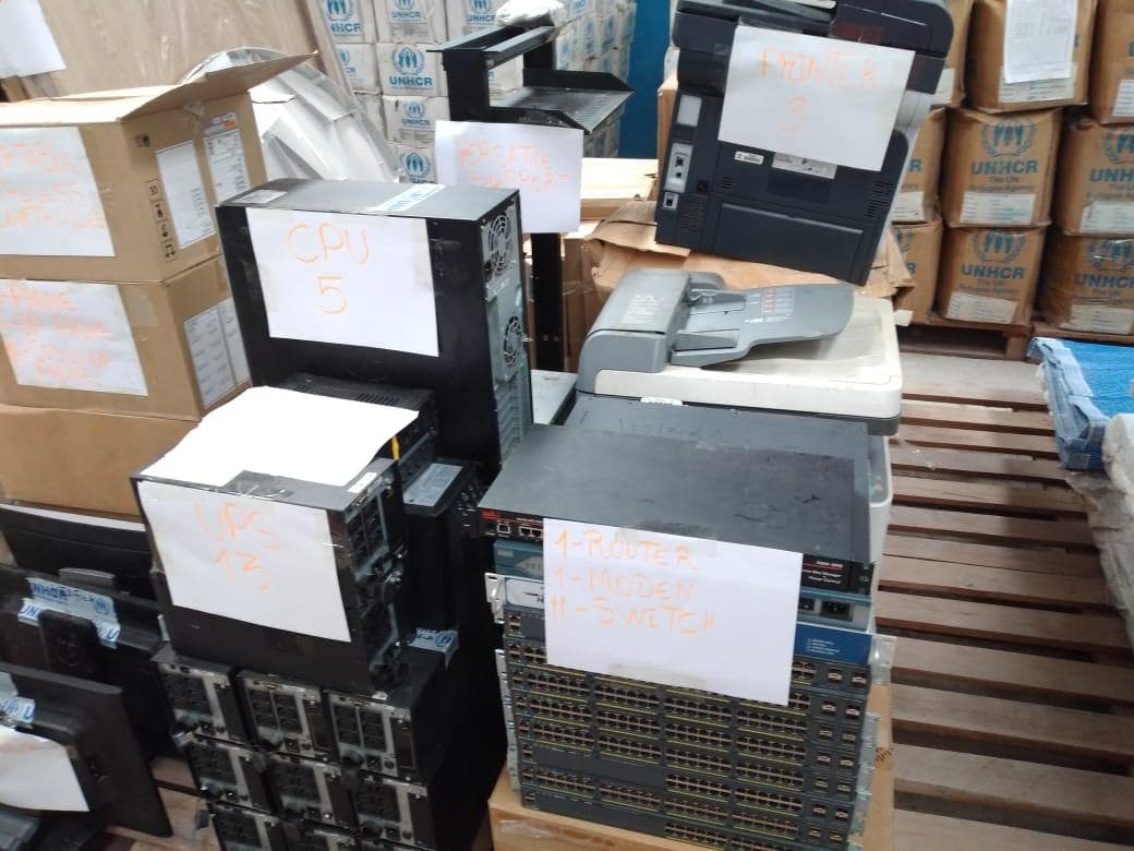 Equipamentos eletrónicos e informáticos — imagen 13