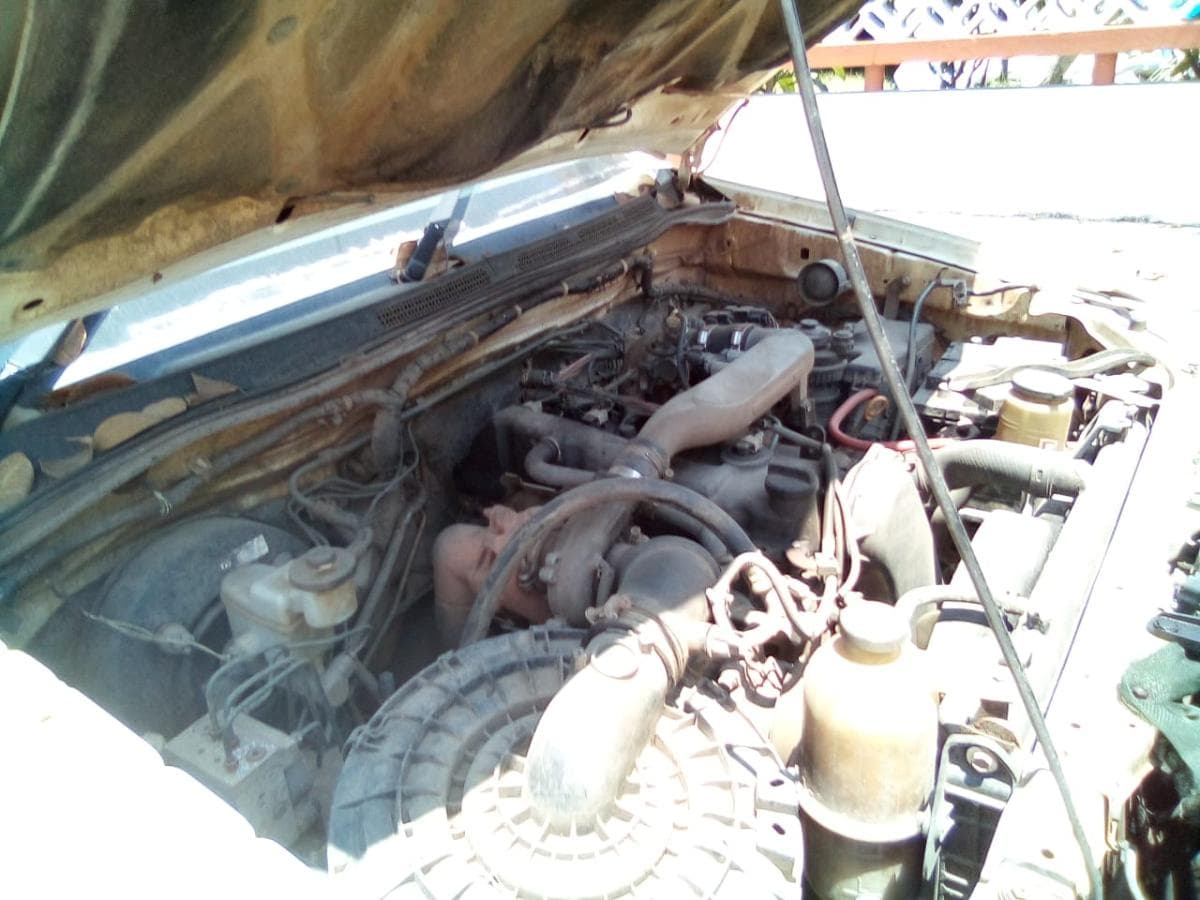 TOYOTA HILUX D4D · — imagen 2