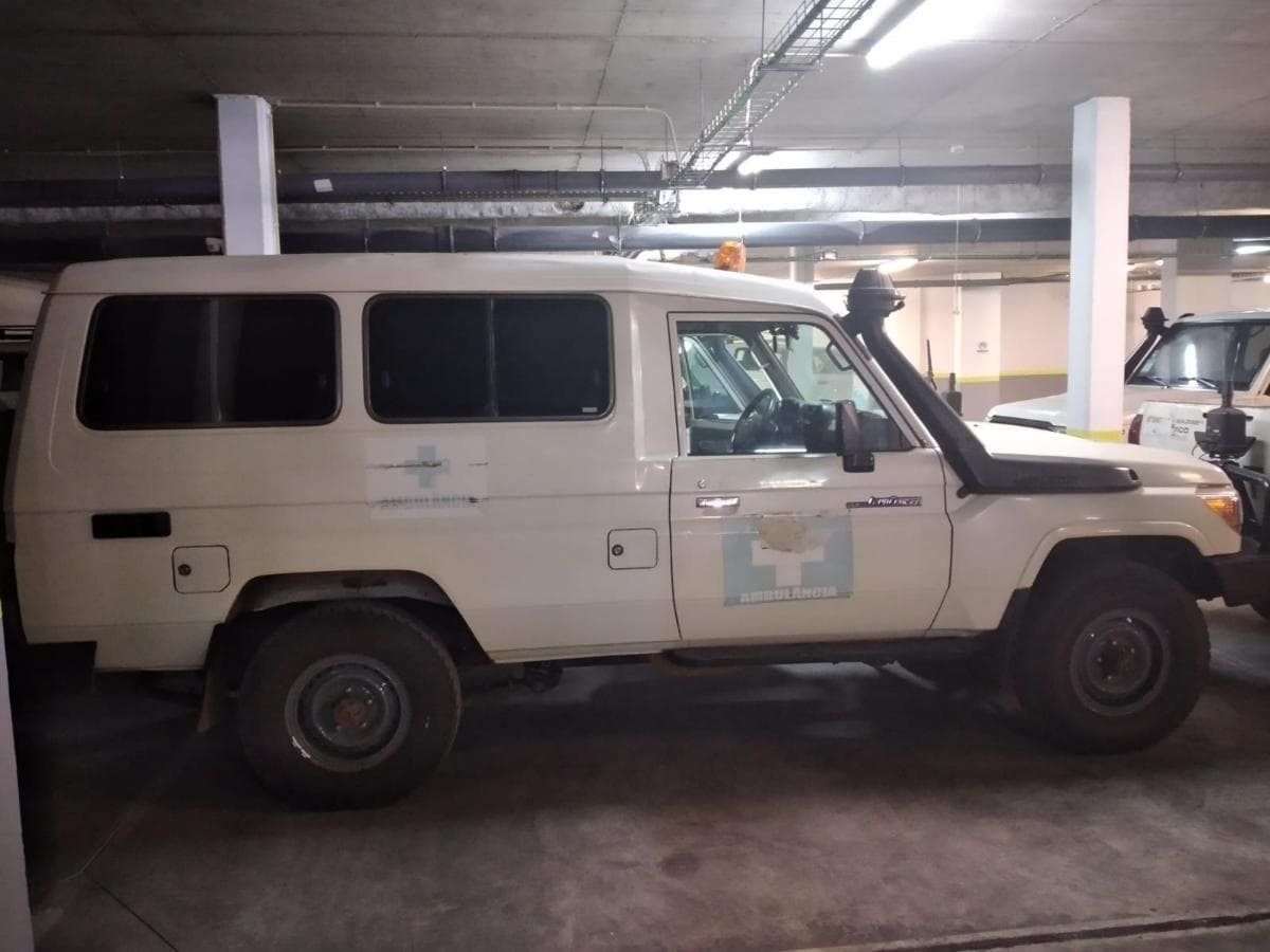 Toyota Land Cruiser · — image 3