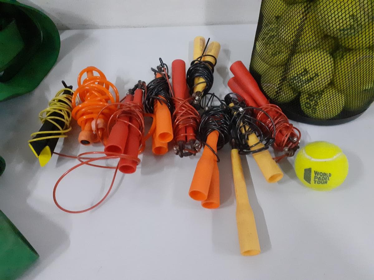 Accesorios de Gimnasio · Pelotas de Pádel — imagen 4