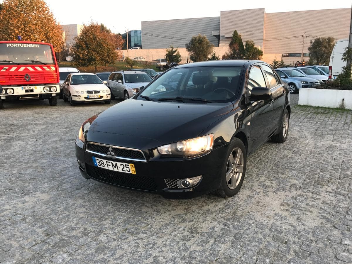 Mitsubishi Lancer 1.5 · Ano 2008 — imagen 3