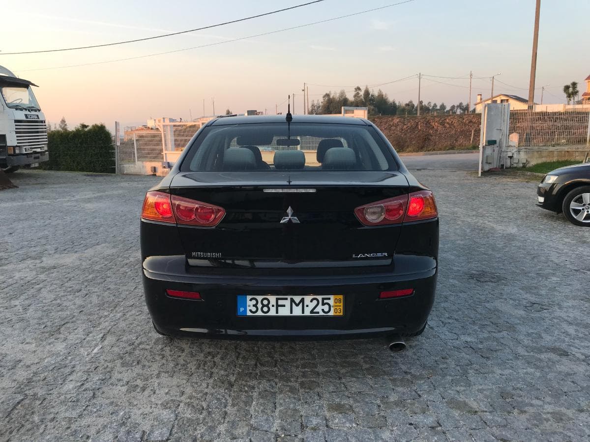 Mitsubishi Lancer 1.5 · Ano 2008 — imagen 5