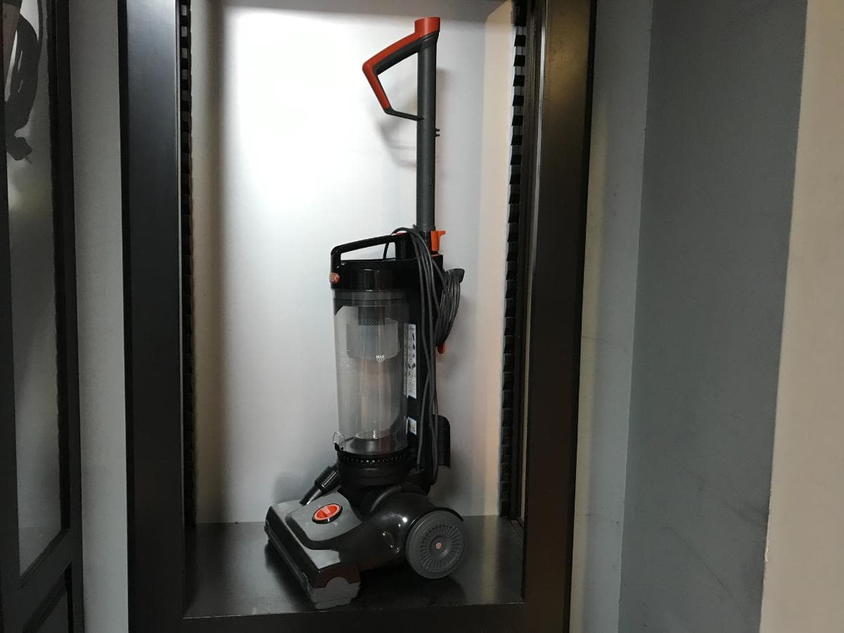 Vacuum Cleaner — image 2