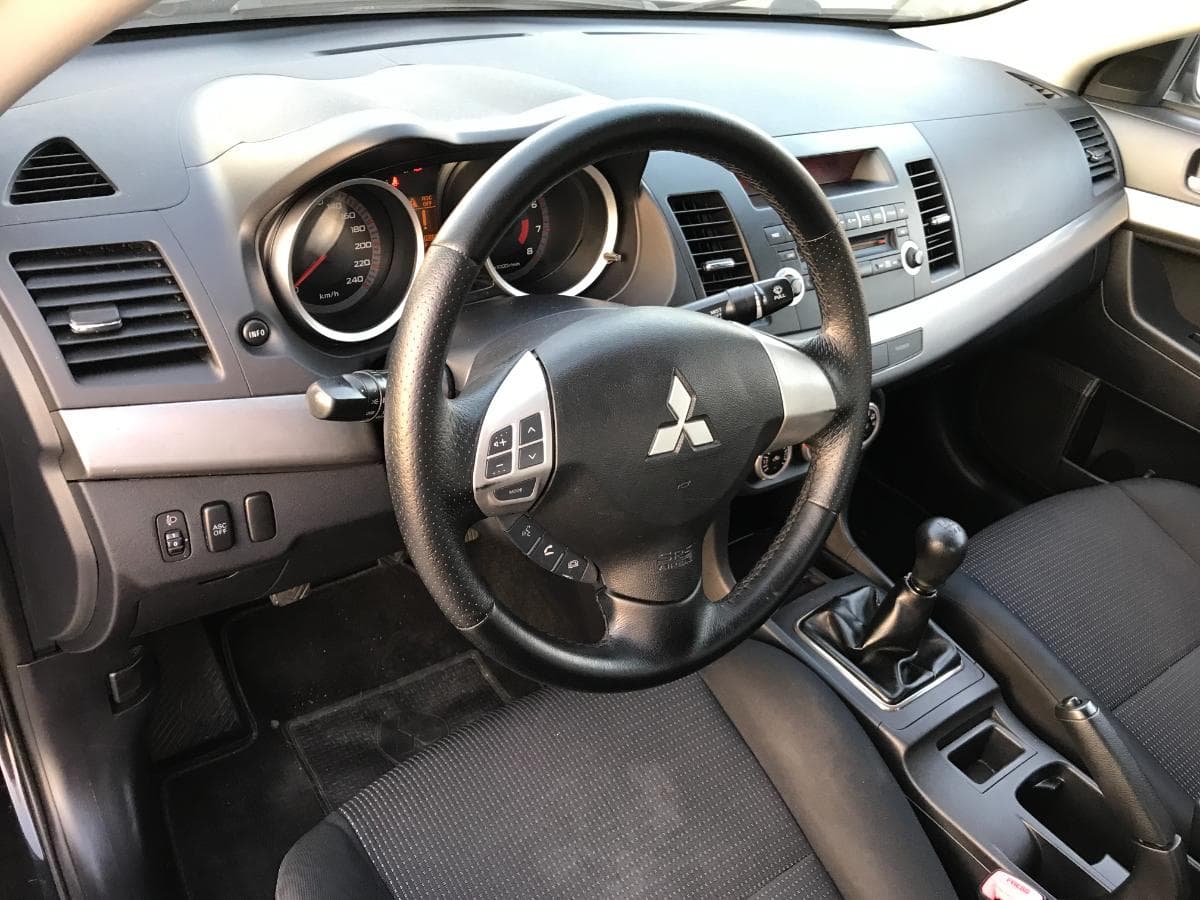 Mitsubishi Lancer 1.5 · Ano 2008 — imagen 19