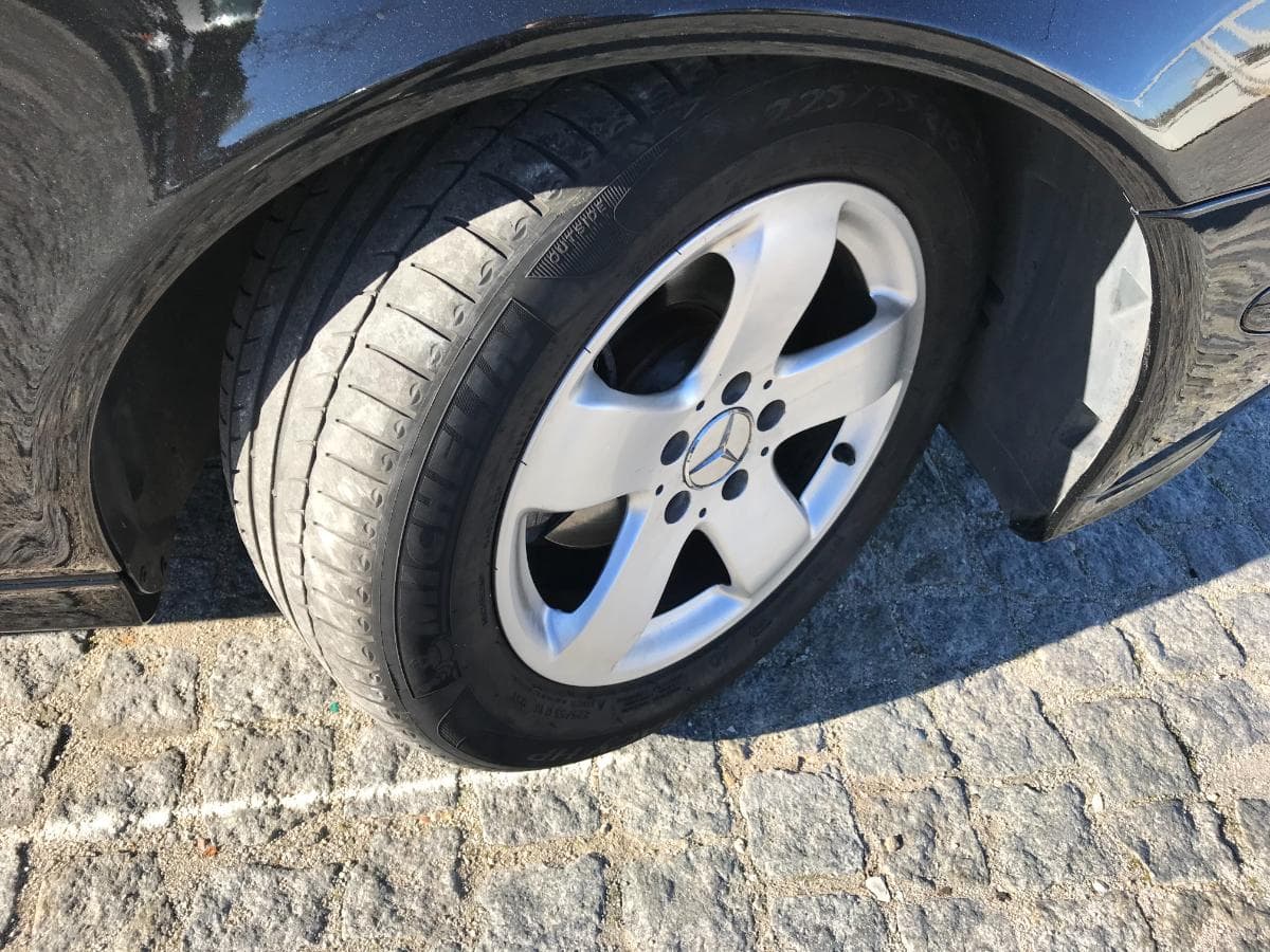 Mercedes-Benz E270 CDI · Ano 2004 — imagen 15