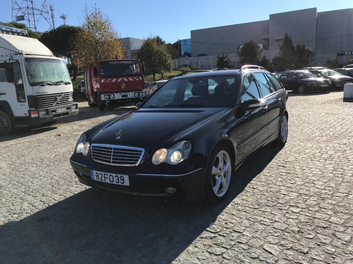 Mercedes-Benz C 270 CDI · Ano 2003 — imagen 3