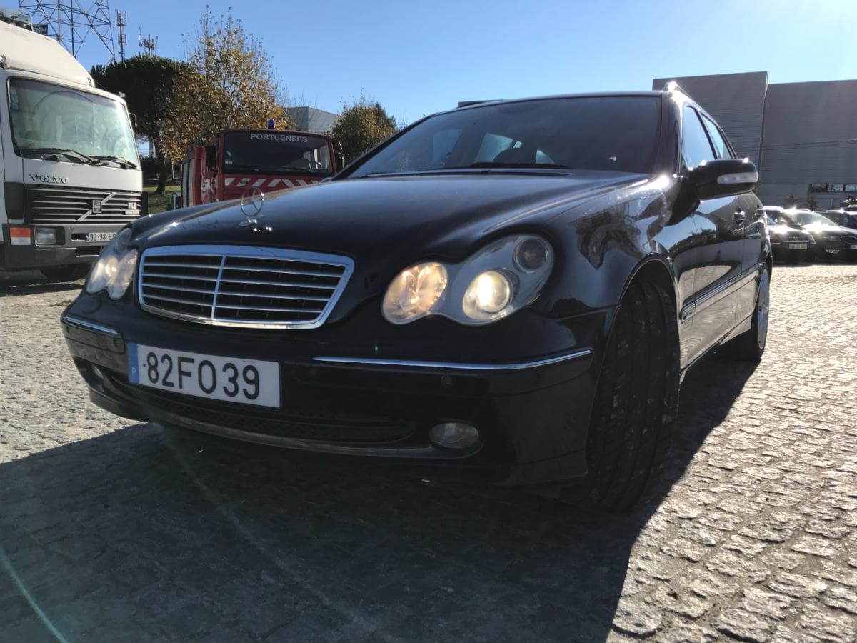 Mercedes-Benz C 270 CDI · Ano 2003 — imagen 7