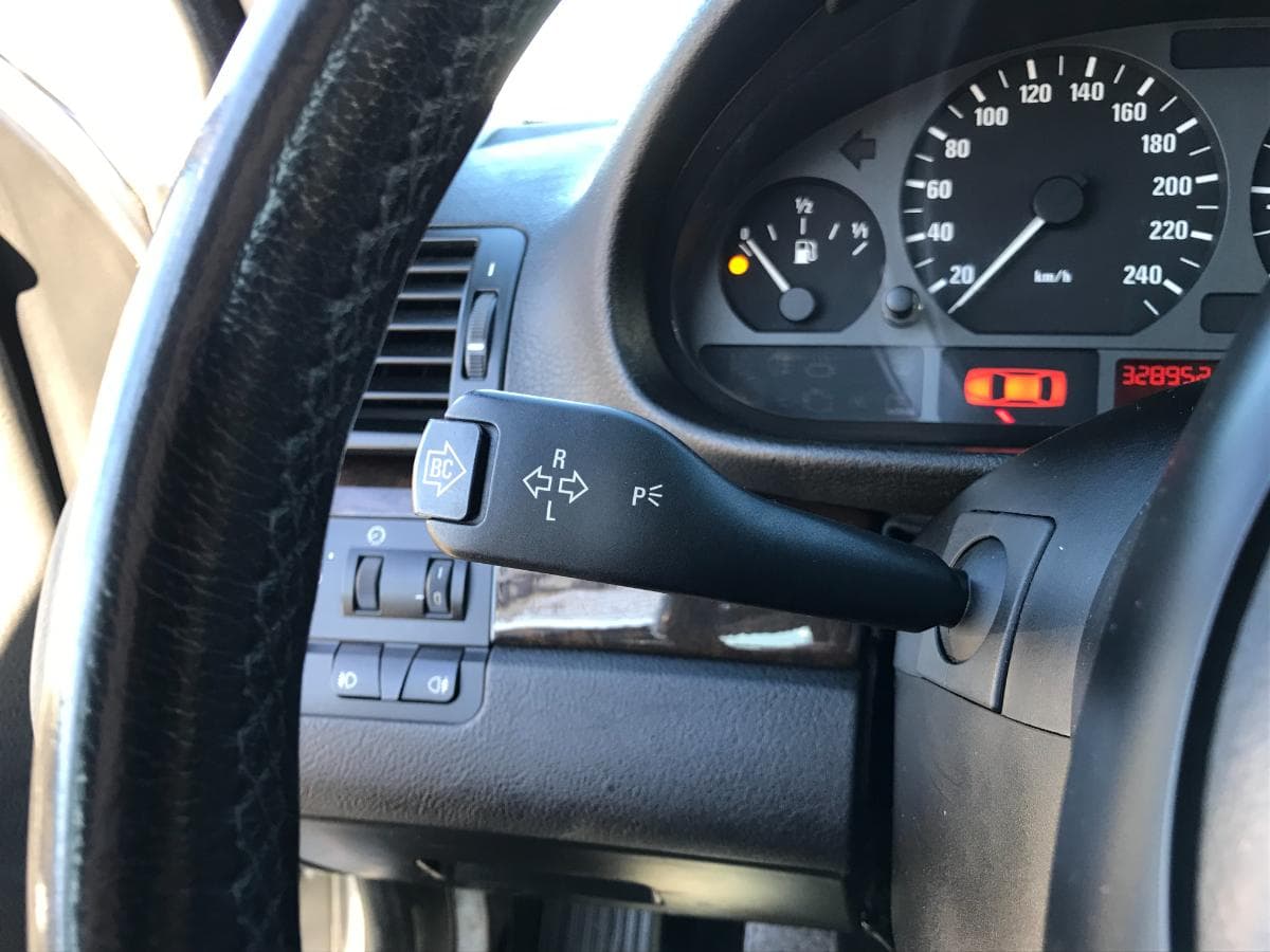 BMW 320i · Ano 1998 — imagen 29