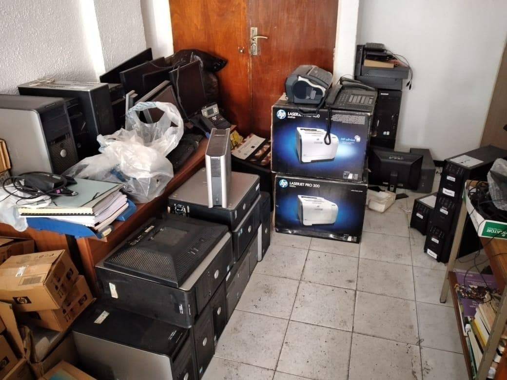 Equipamentos eletrónicos e informáticos — imagem 2