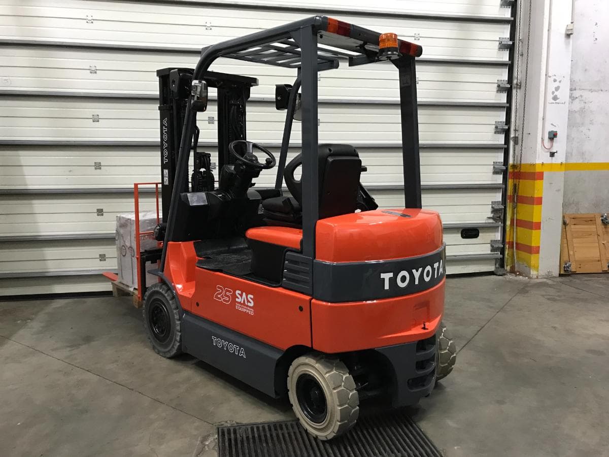 Empilhador Elétrico Toyota 2500 KG — imagen 3