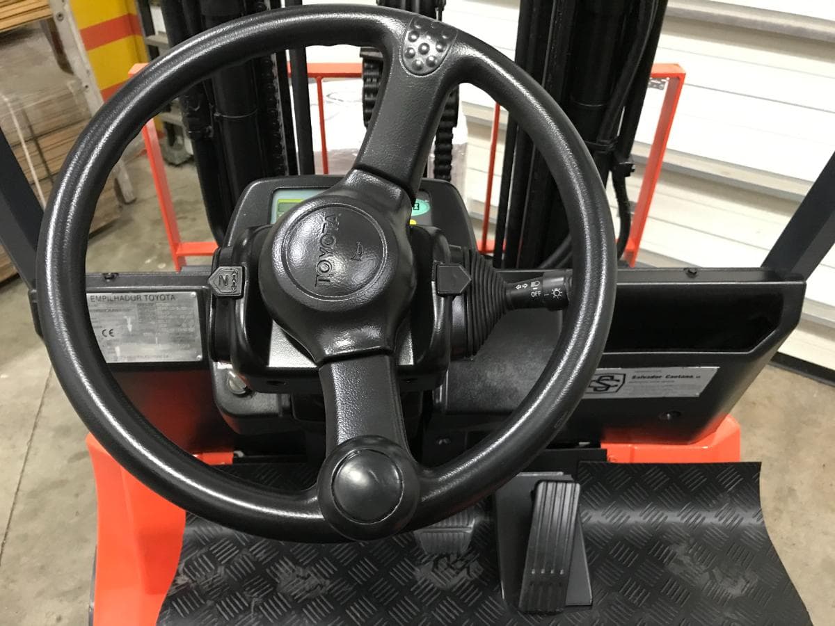 Empilhador Elétrico Toyota 2500 KG — imagen 7