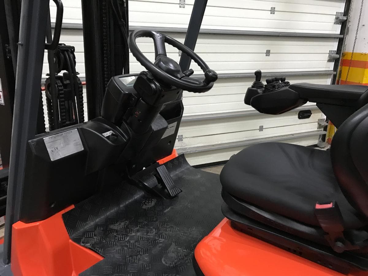 Empilhador Elétrico Toyota 2500 KG — imagen 8