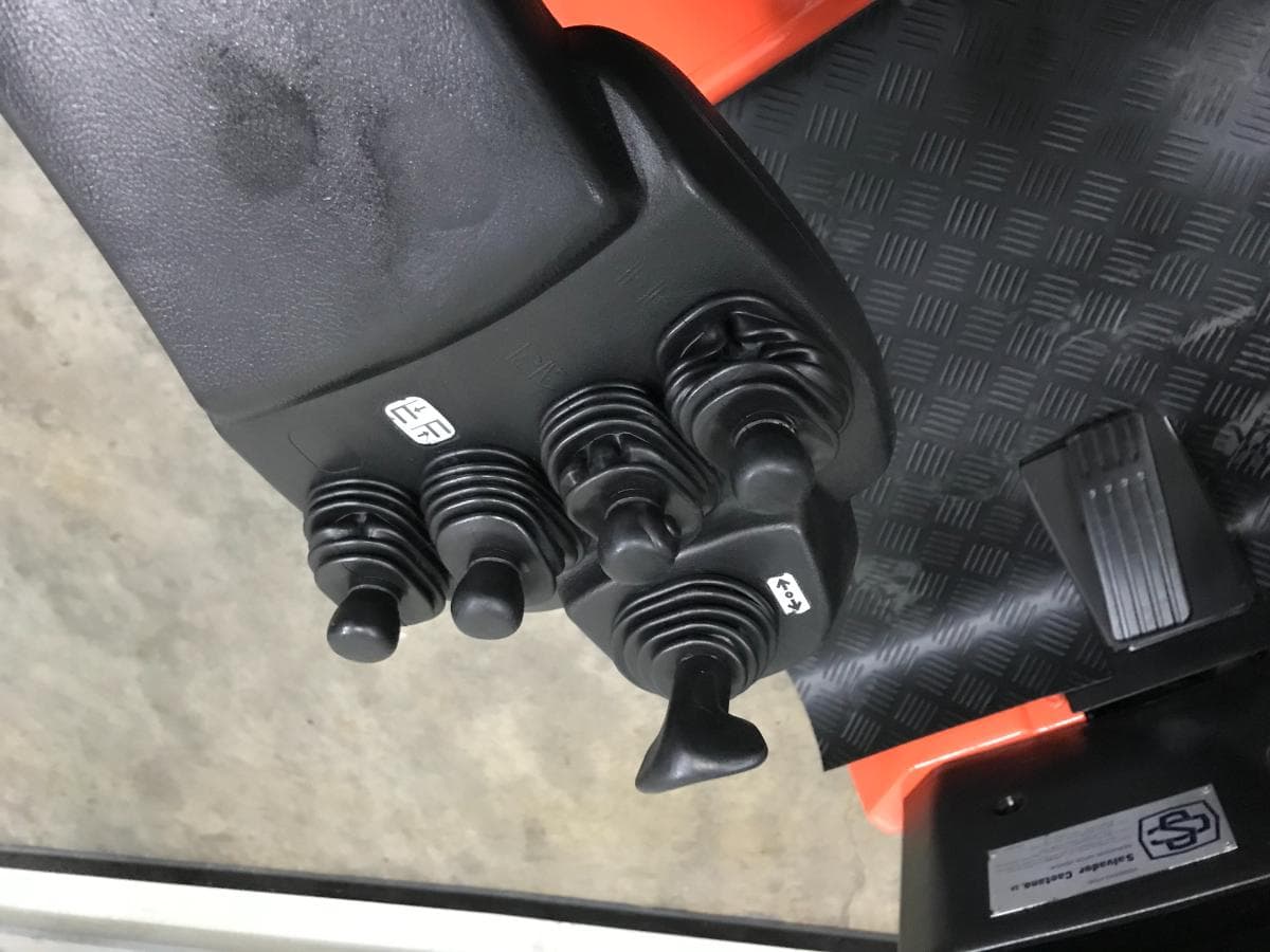 Empilhador Elétrico Toyota 2500 KG — imagen 9