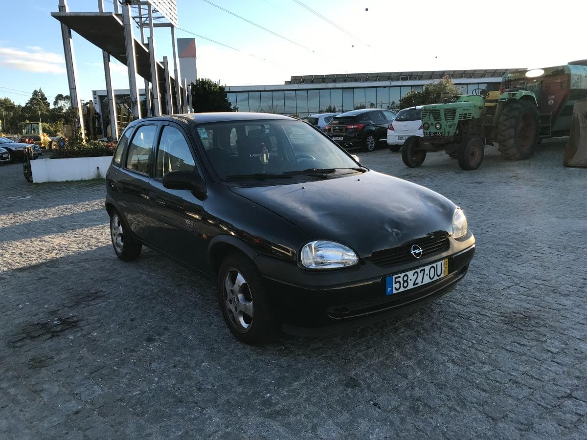 Opel Corsa B 1.5TD · Ano 2000