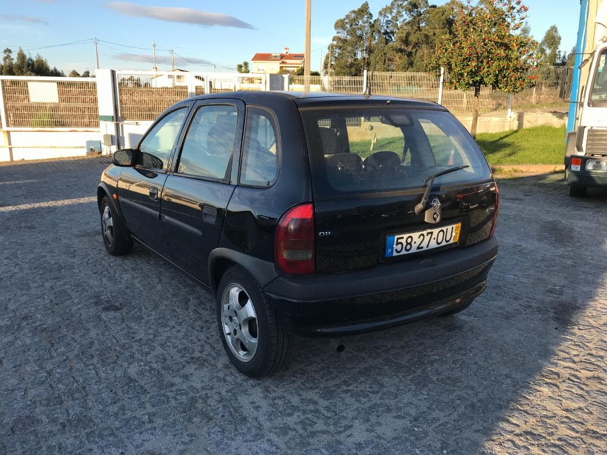 Opel Corsa B 1.5TD · Ano 2000 — imagem 4