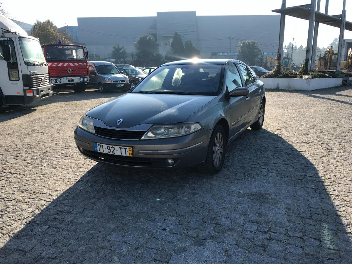 Renault Laguna 1.9DCI · Ano 2002 — imagen 3