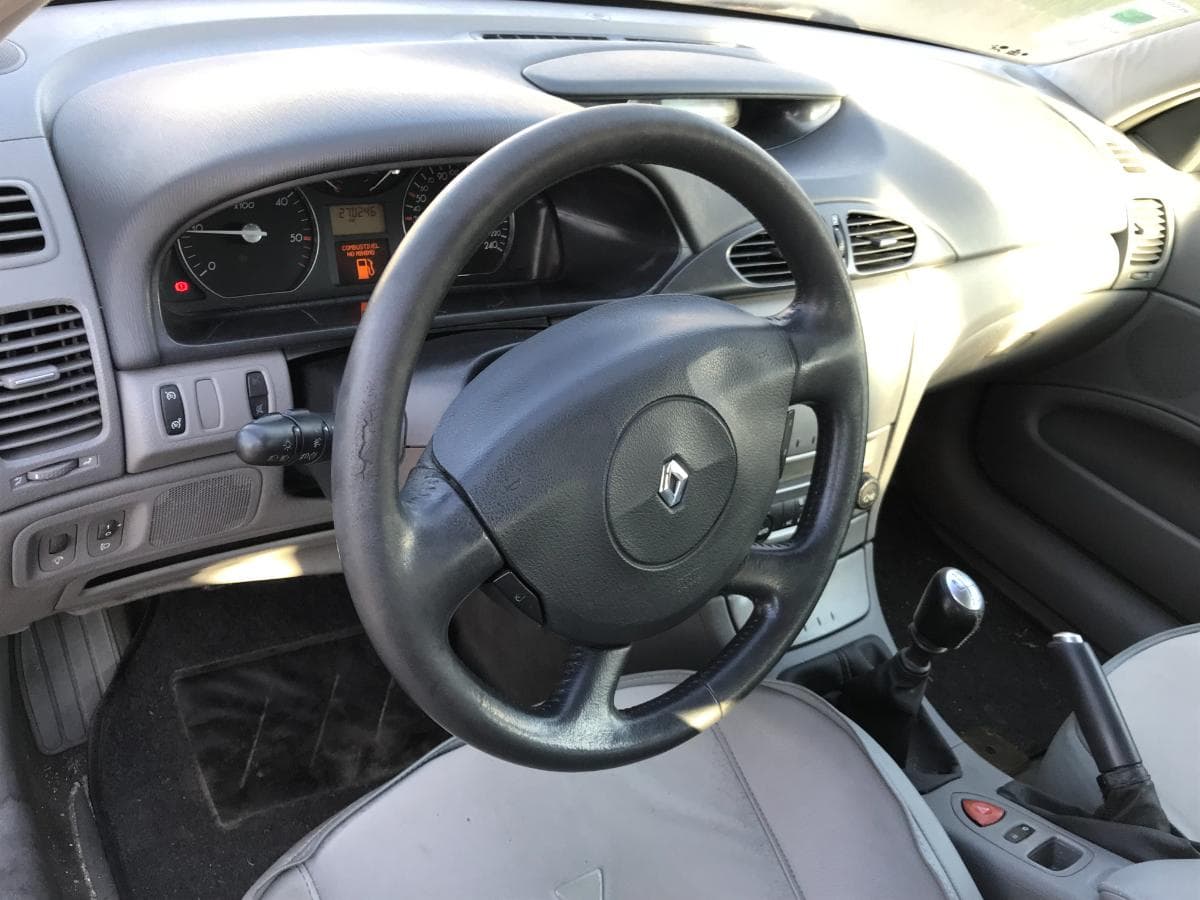 Renault Laguna 1.9DCI · Ano 2002 — imagen 20
