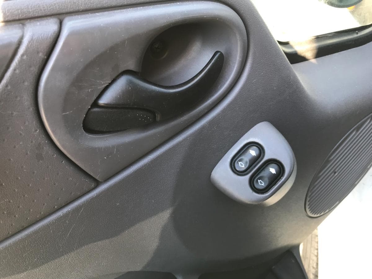 Ford Transit 2.0 D · Ano 2006 — image 16