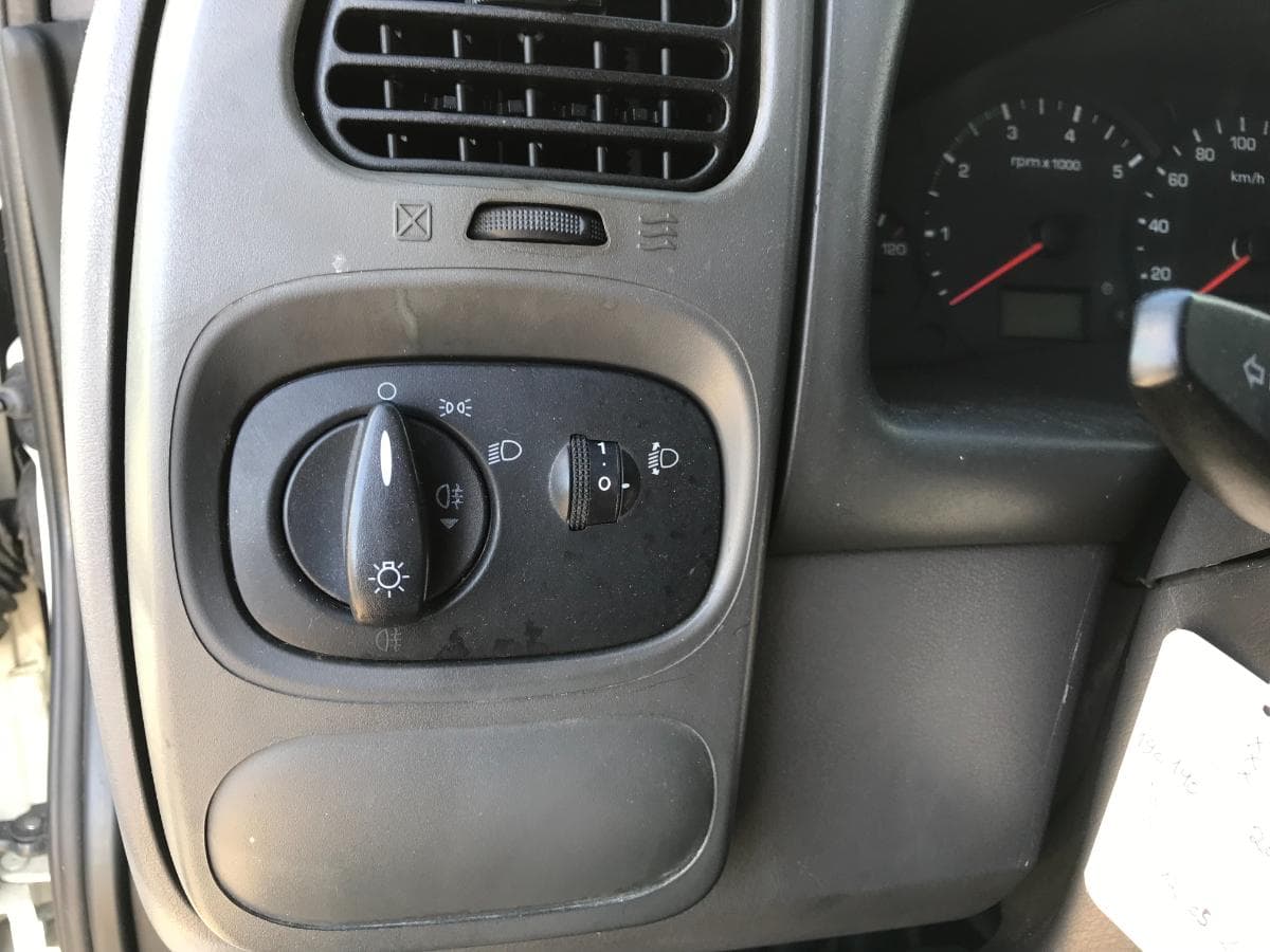 Ford Transit 2.0 D · Ano 2006 — image 23