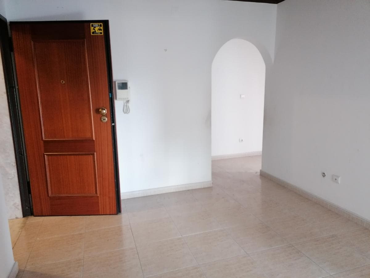 Apartamento T2 c/ 2 Lugares de Garagem · Oeiras — imagem 5