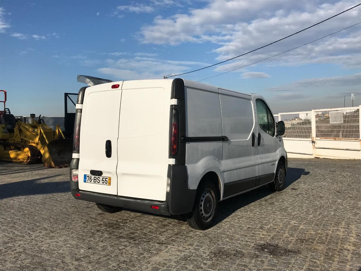 Renault Trafic 1.9DCI · Ano 2006 — imagem 3