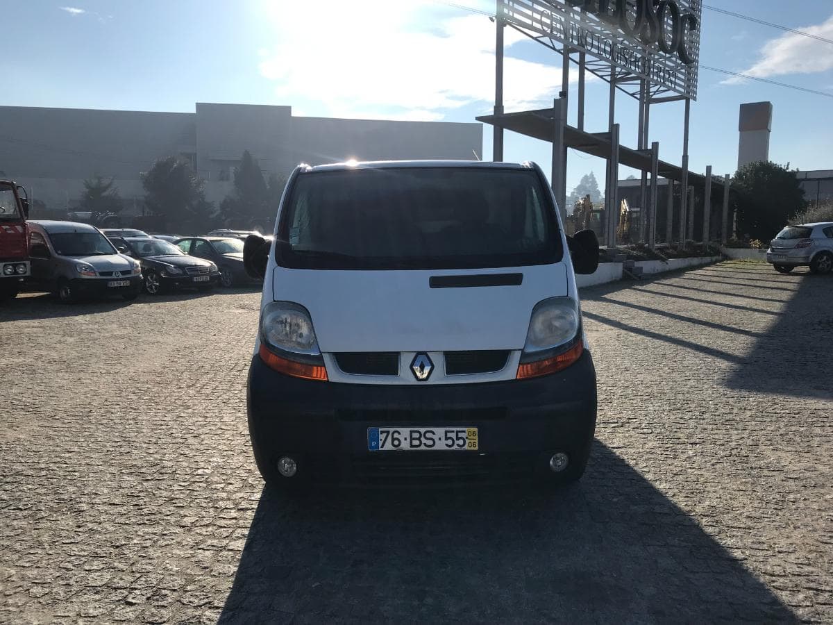 Renault Trafic 1.9DCI · Ano 2006 — imagem 2