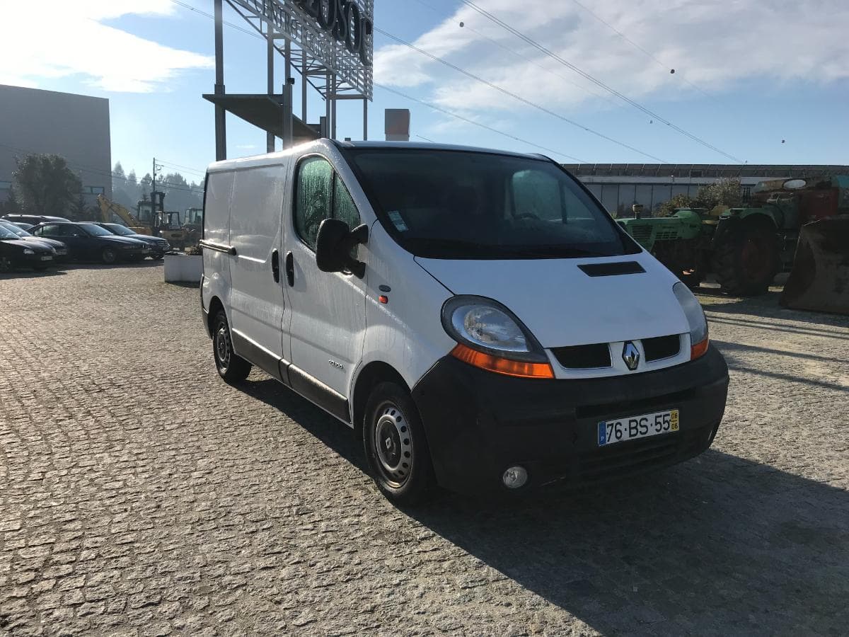 Renault Trafic 1.9DCI · Ano 2006 — imagem 1