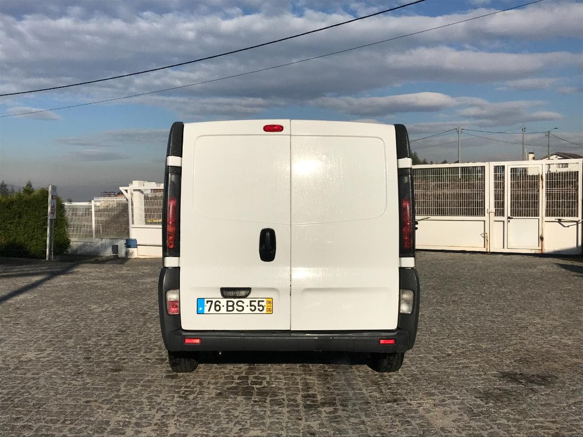 Renault Trafic 1.9DCI · Ano 2006 — imagem 4