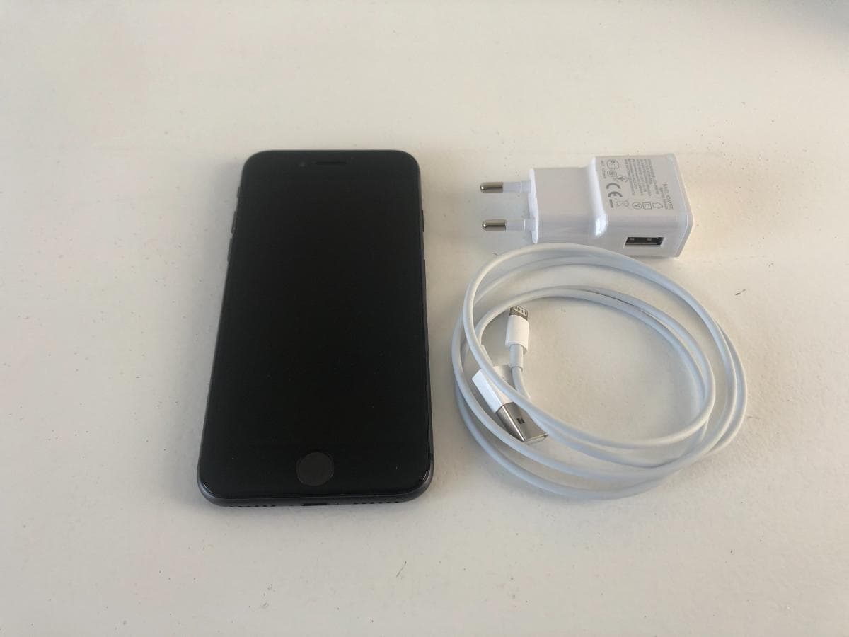 iPhone 8 64GB