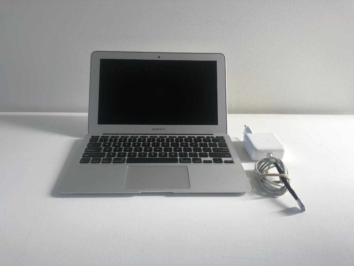 Portátil Macbook  Air 11,6" — image 1