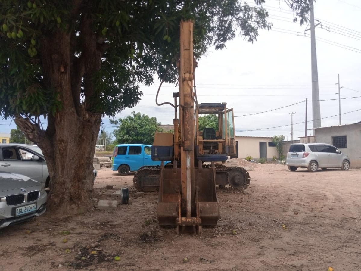 Escavadora Komatsu · — image 2