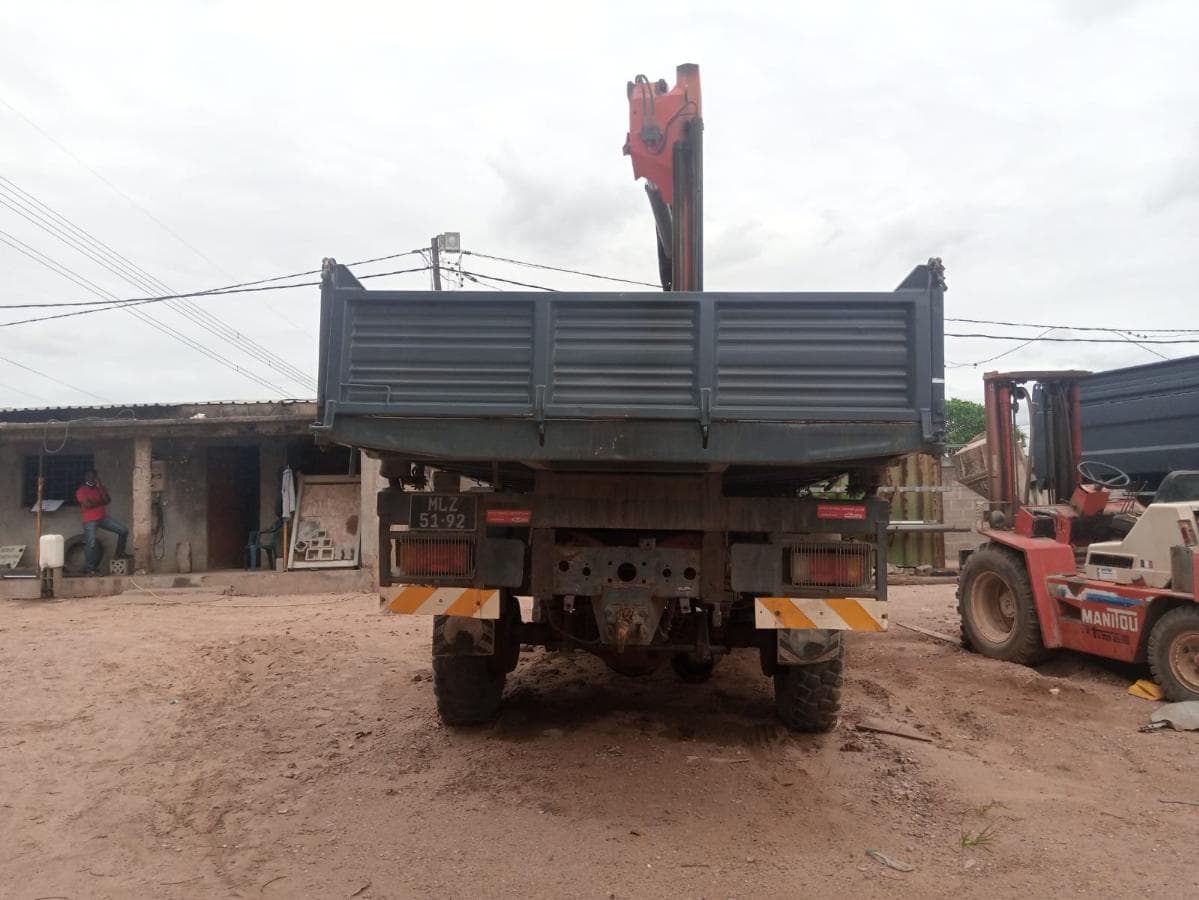 Camião Grua Renault com grua basculante   · — image 3
