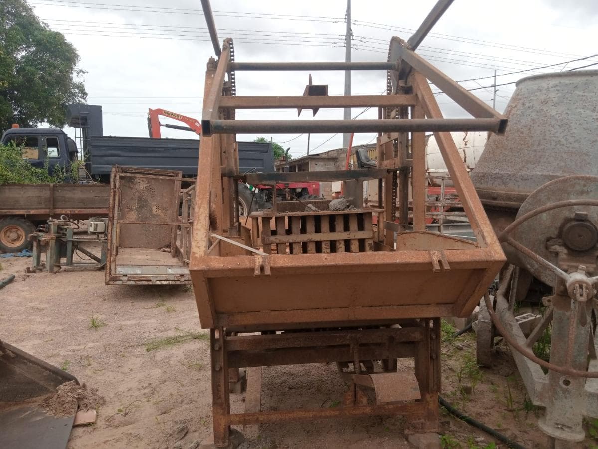 Equipamentos para construção · — image 2