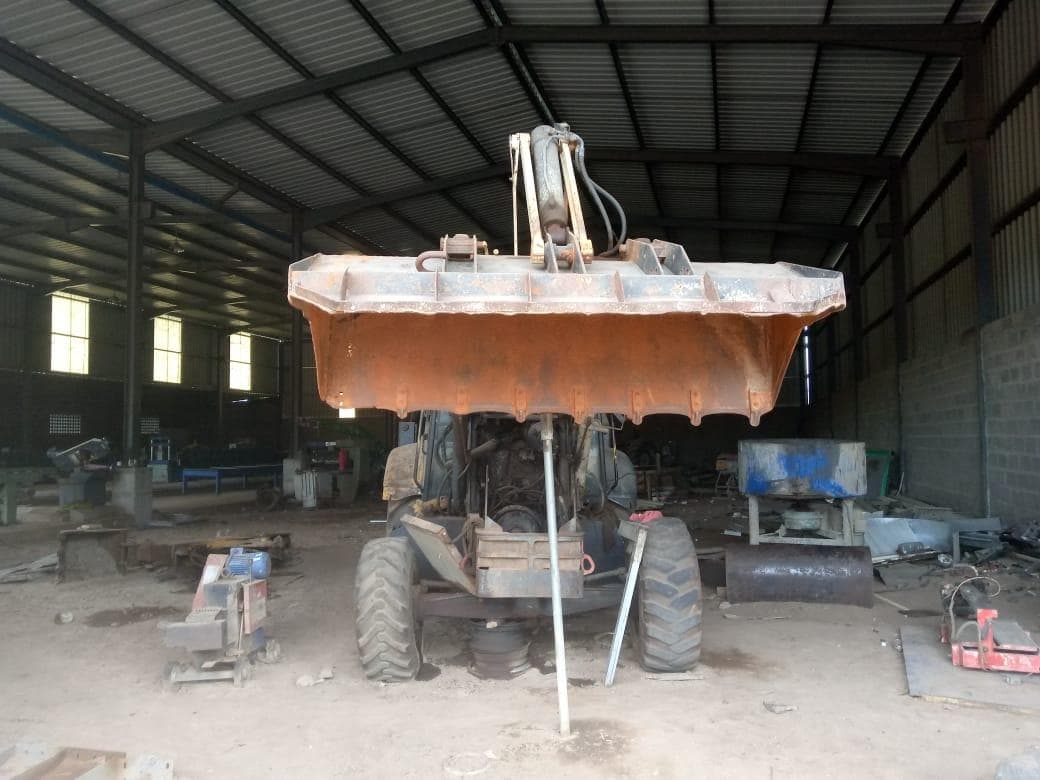 Retroescavadeira marca Terex, · — imagem 2