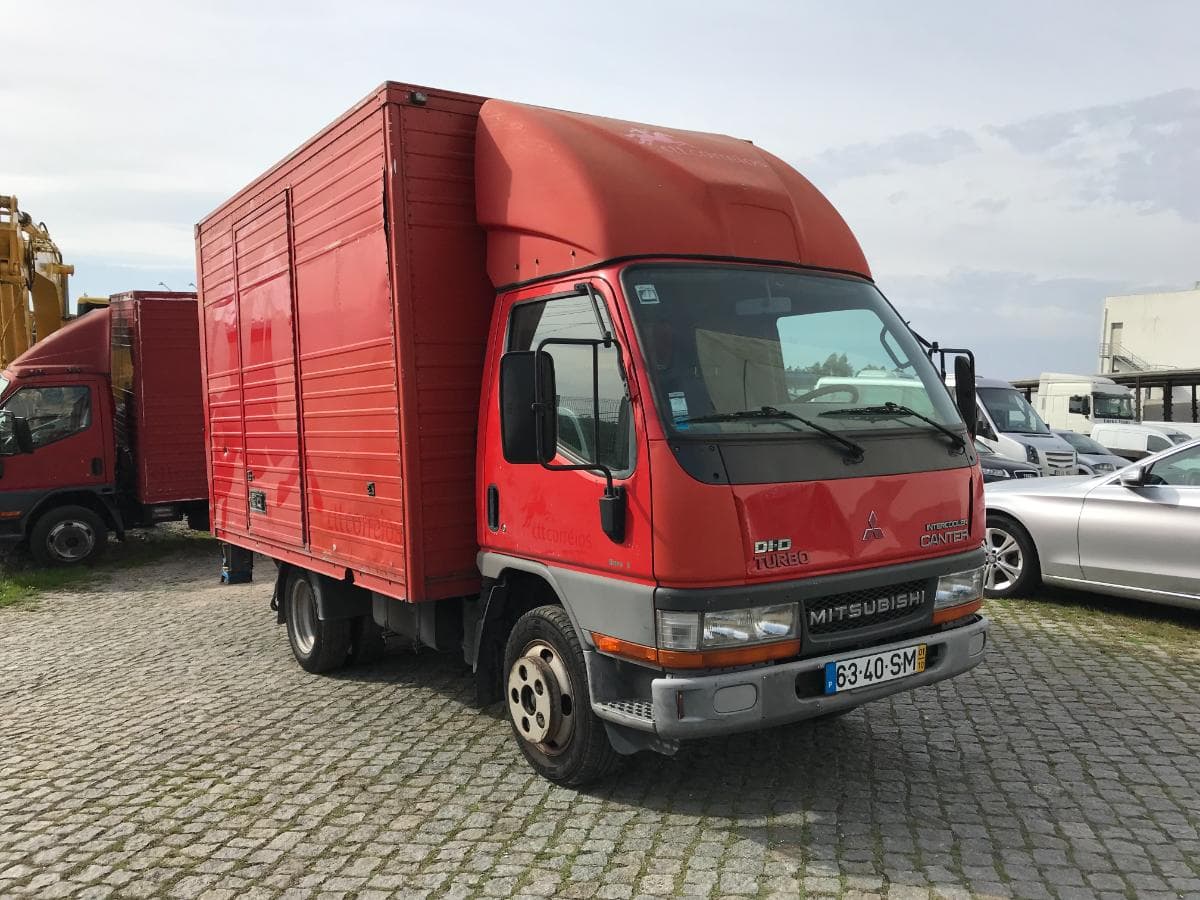 Mitsubishi Canter FE534 Com Plataforma Elevatória · Ano de 2001 — imagen 4