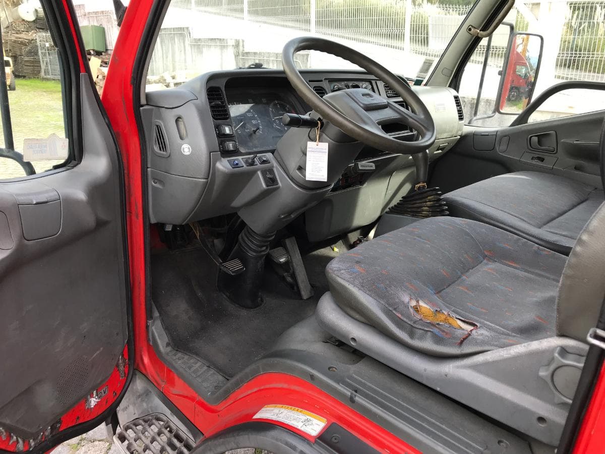 Mitsubishi Canter FE534 Com Plataforma Elevatória · Ano de 2001 — imagen 16