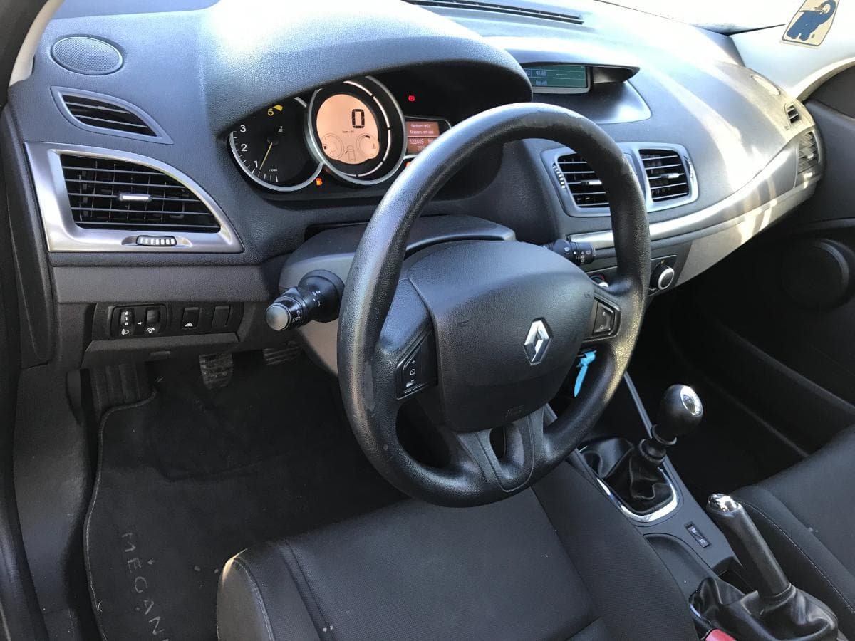 Renault Mégane 1.5 DCI · Ano 2014 — image 27