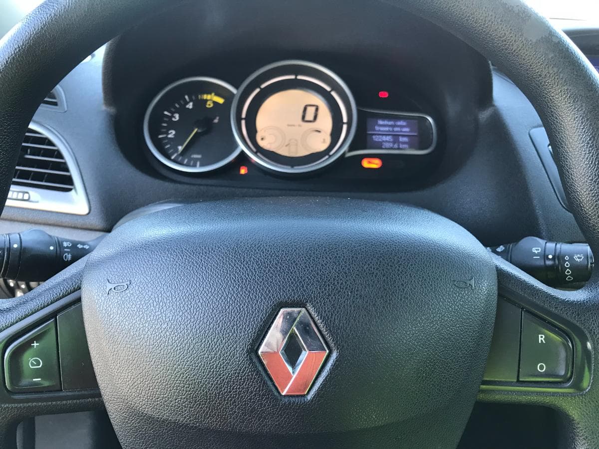 Renault Mégane 1.5 DCI · Ano 2014 — image 26