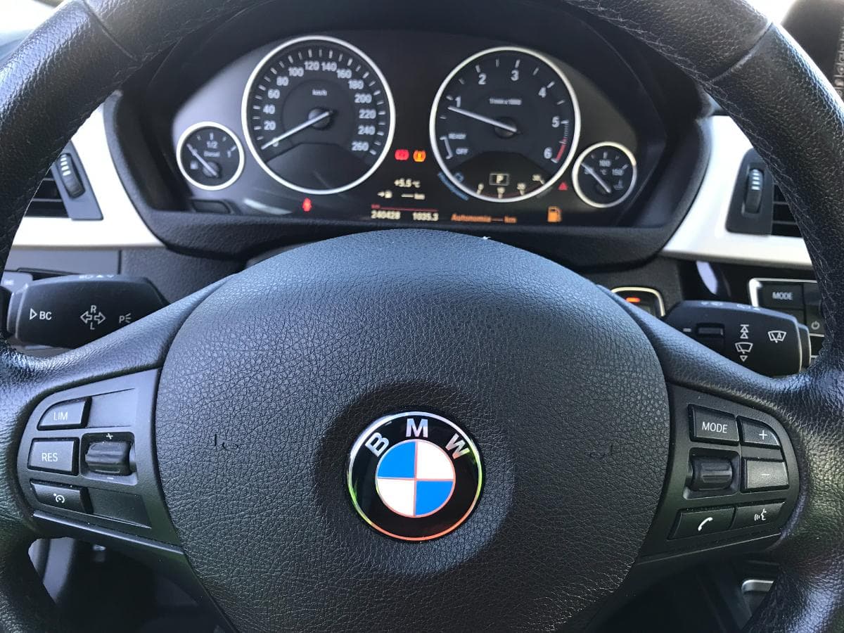BMW 320D · Ano 2015 — image 30