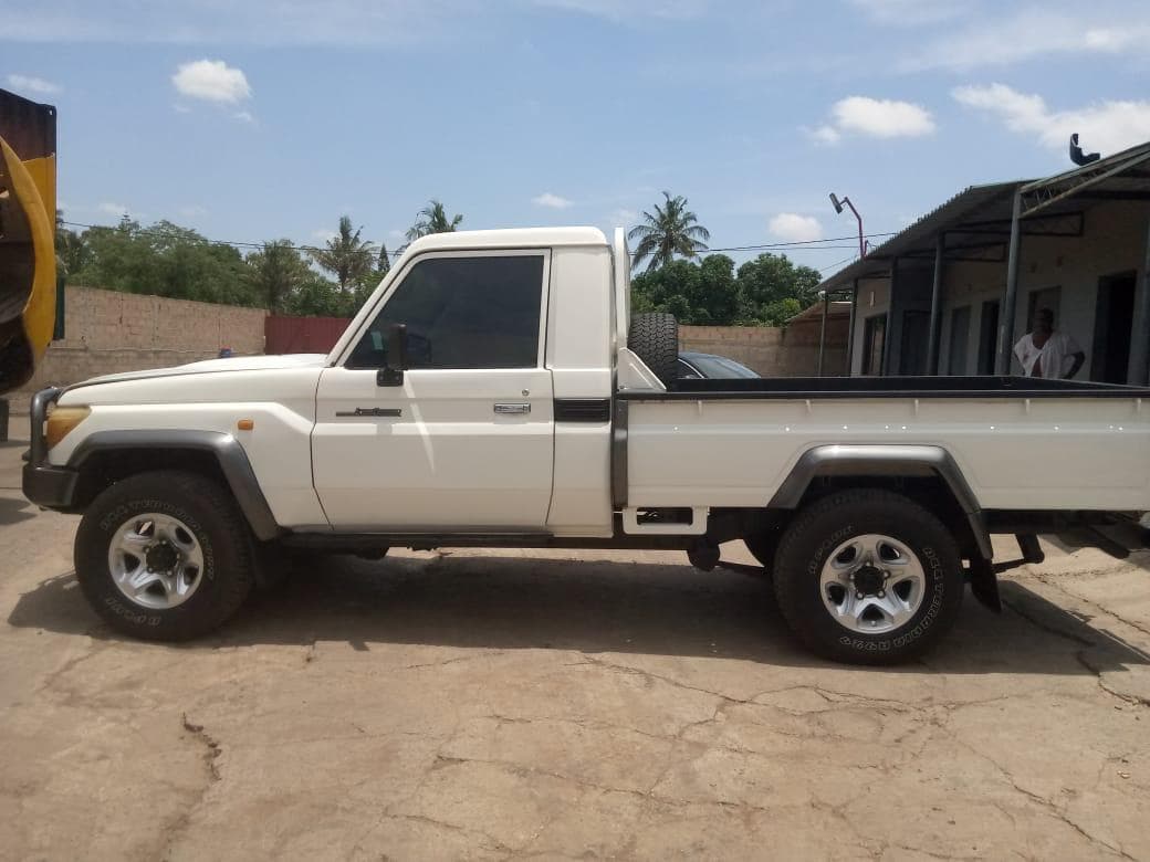 Toyota Land Cruiser · — imagem 4