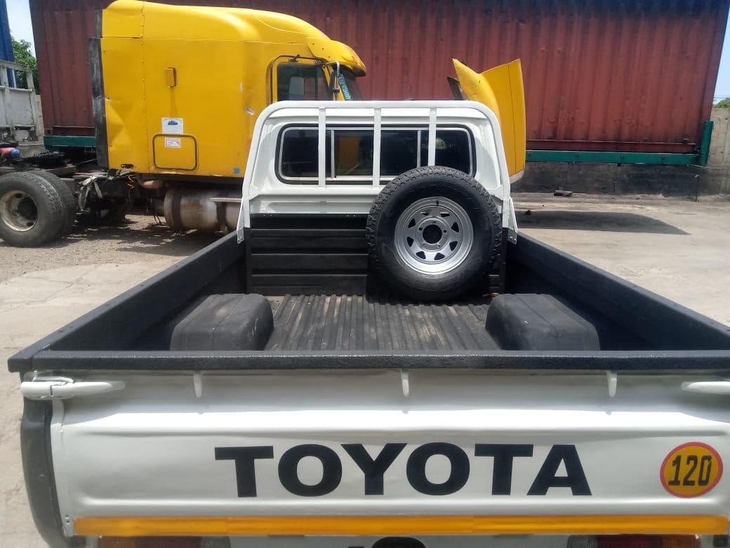 Toyota Land Cruiser · — imagem 9