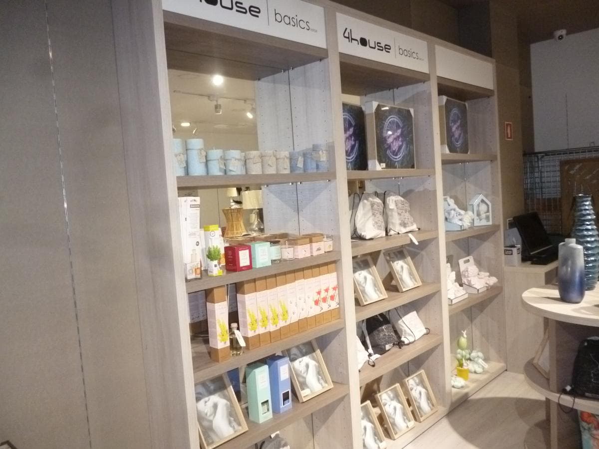 Equipamento de Escritório e de Exposição — imagem 6