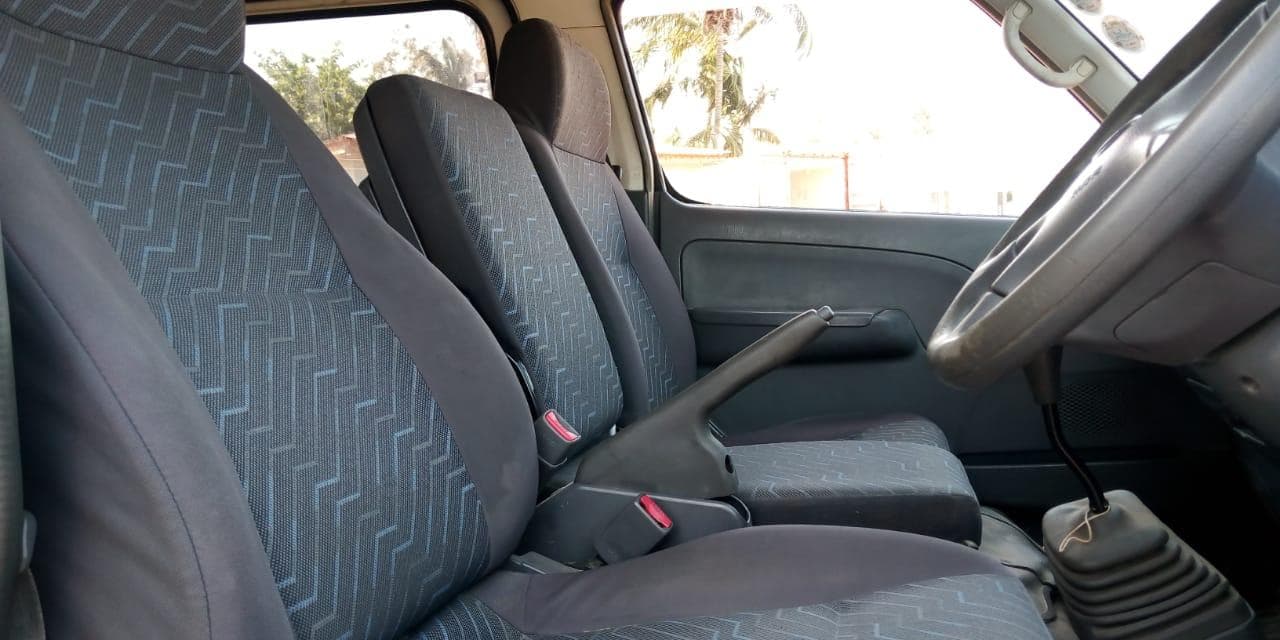 Nissan Caravan · — imagen 4