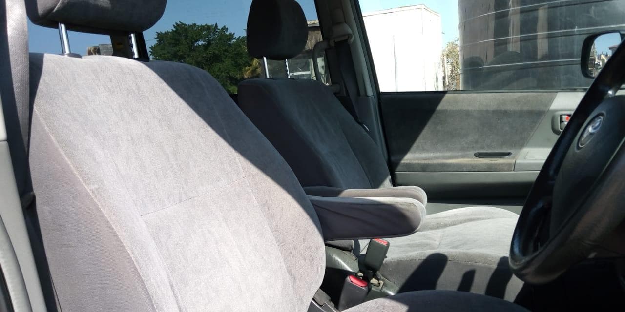Toyota Noah · — image 6