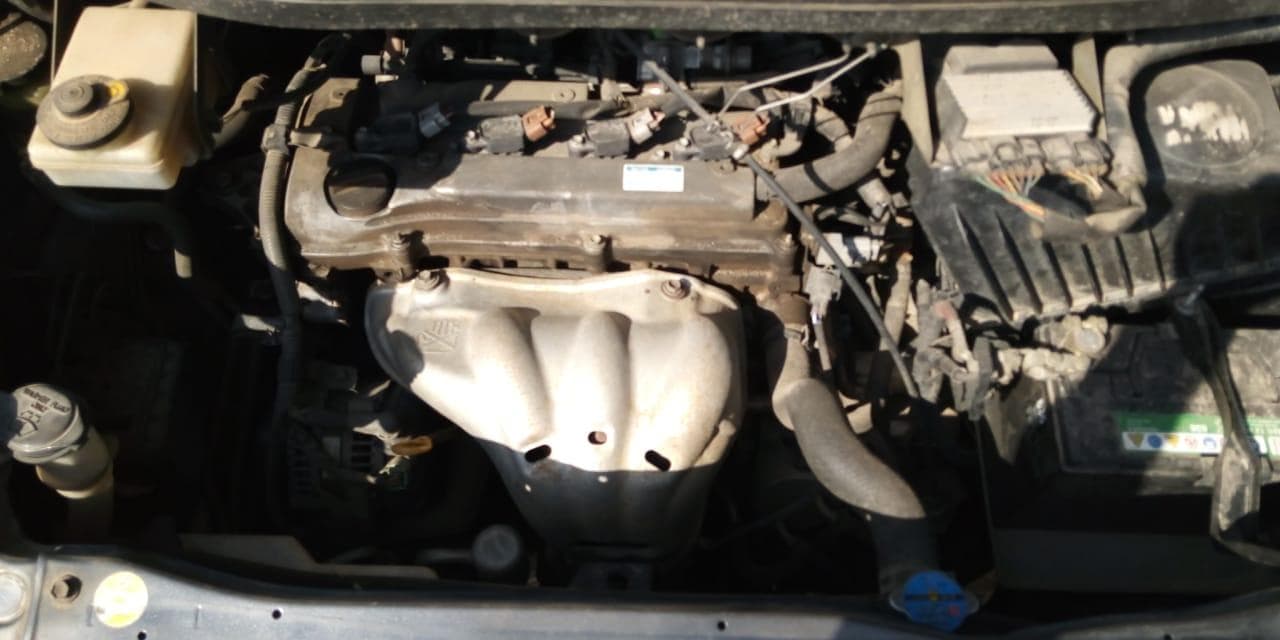 Toyota Noah · — image 9